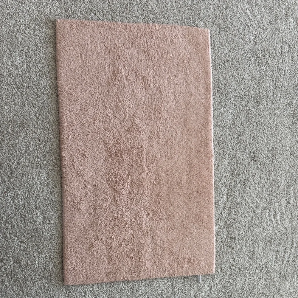 Pottery Barn Classic Organic Loop Bath Mat in Soft Rose